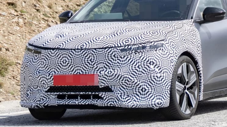 外观微调 电池换新 雷诺Megane E-Tech中期改款谍照