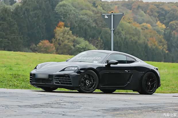 预计2026年发布 911和Taycan结合体?全新保时捷718纯电版谍照
