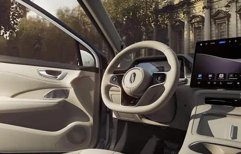 30万级国产纯电GT来了，华为加持的尚界Z7真能叫板超跑？